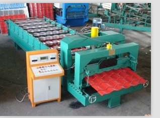 琉璃瓦机的成型方法，一般采用挤制成型、手工印坯