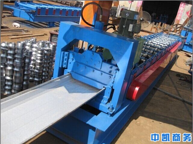 <b>角驰压瓦机机械原理合理,移动灵活、操作使用方便等</b>