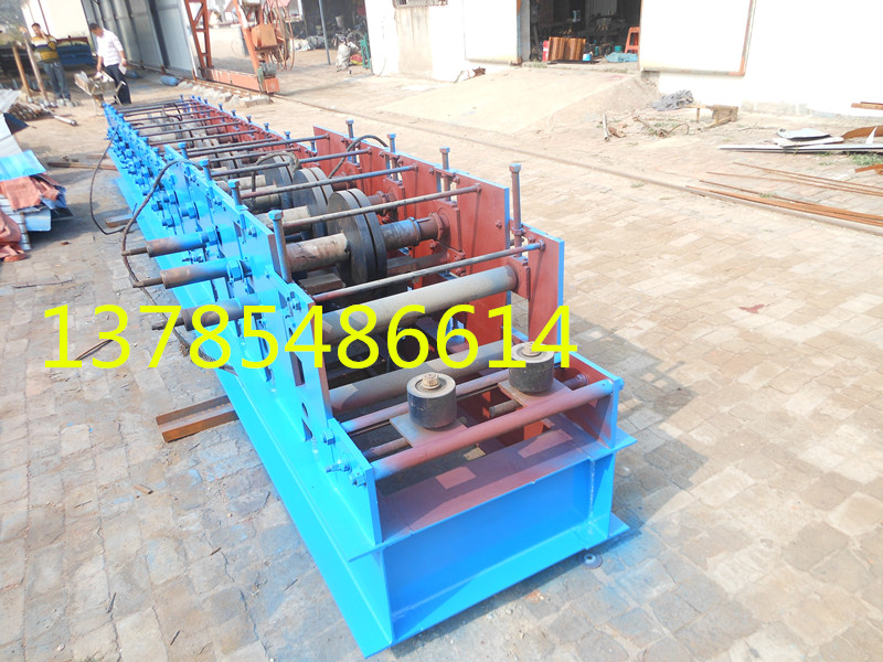 全自动压瓦机C型钢机是一套轧辊可生产多种规格C型檩